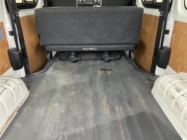 ハイエースバン ロングDX ブレーキサポート リアカメラ PW 運転席エアバッグ ナビテレビ 横滑り防止 イモビ付 パワーステアリング エアコン ミュージックプレイヤー接続可 ABS キーレス ワンセグテレビ AC100V(17枚目)