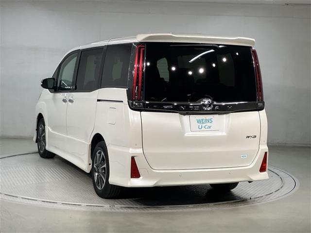 ノア Ｓｉ　ダブルバイビー　クルーズＣ　ブレーキサポート　エアコン　ウォークスルー　ＡＵＸ　ＬＥＤライト　ナビ＆ＴＶ　横滑防止装置　アルミホイール　パワーウインドウ　フルセグ　盗難防止　ＤＶＤ再生可　メモリーナビ　ドラレコ（4枚目）