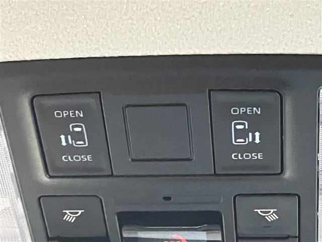 ノア Ｇ　衝突軽減ブレーキ　地上デジタル　ＬＥＤライト　アルミ　キーフリー　クルコン　試乗車　盗難防止装置　ＤＶＤ再生　横滑り防止　３列シート　メモリーナビ　Ｂカメラ　ミュージックプレイヤー接続可　ドラレコ（14枚目）