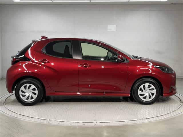 ヤリス Ｇ　Ｂカメラ　エアコン　スマートキー＆プッシュスタート　ドライブレコーダー　イモビ　横滑り防止システム　クルーズＣ　ＡＢＳ　パワーウィンドウ　１オーナー　パワーステアリング　Ｗエアバック　サイドエアバッグ（3枚目）