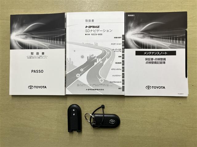 パッソ モーダ　Ｂモニター　横滑り防止装置　スマートキ－　ＥＴＣ車載器　ＬＥＤ　ＡＵＸ　盗難防止　キーフリーシステム　エアバック　Ｗエアバッグ　エアコン　ドライブレコーダー　パワーステアリング　ＡＢＳ　メモリナビ（21枚目）