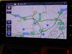 実際にお乗りになるお車だけでなく、トヨタＴＳキュービックカード、道路サービスのＪＡＦ、ナビゲーションとのオンライン接続にも便利なａｕのご案内も随時行っております。お気軽にご相談ください。 7