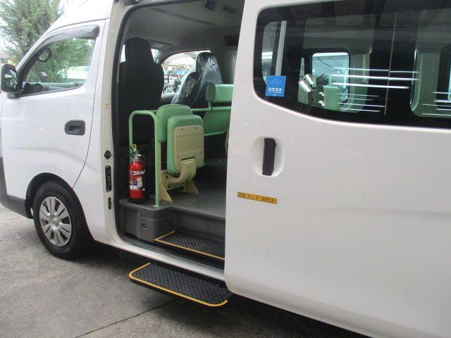 ＮＶ３５０キャラバンバン 　幼児バス大人４名幼児１８名乗車　スライドドア連動オートステップ　全方位カメラ（5枚目）