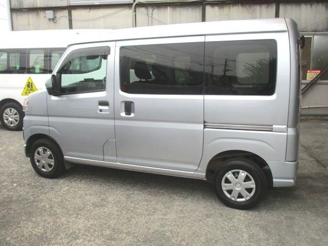 サンバーバン ＶＣ　両側パワースライドドア　９インチナビ　Ｂカメラ　デジタルインナーミラー（3枚目）