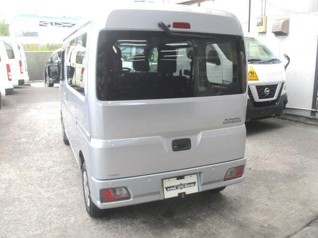 サンバーバン ＶＣ　両側パワースライドドア　９インチナビ　Ｂカメラ　デジタルインナーミラー（4枚目）