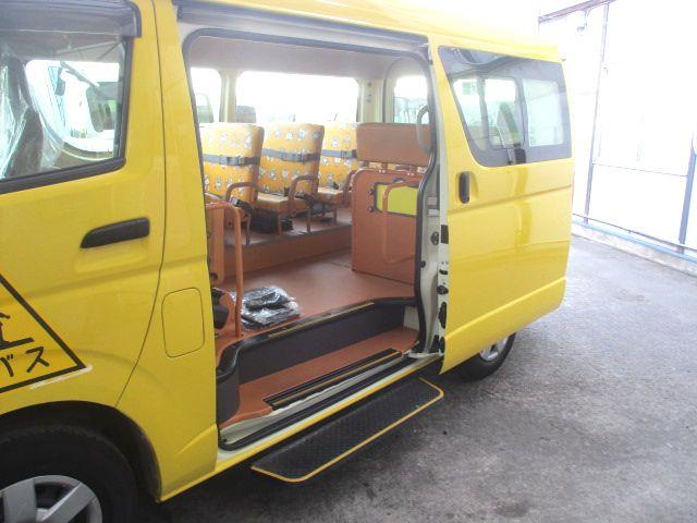 ハイエースワゴン 　幼児バス　大人２名幼児１２名　普通免許証　置き去り防止装置　シートベルト　ＳＤナビ　バックカメラ　ドライブレコーダー（5枚目）