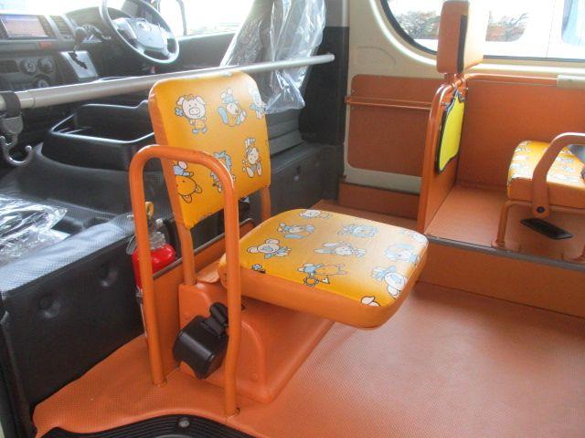 ハイエースワゴン 　幼児バス　大人２名幼児１２名　普通免許証　置き去り防止装置　シートベルト　ＳＤナビ　バックカメラ　ドライブレコーダー（12枚目）