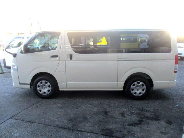 ハイエースバン ＤＸ　ＧＬパッケージ　ＳＤナビ　フルセグ　全方位パノラマカメラ　ＥＴＣ　マット　バイザー（3枚目）