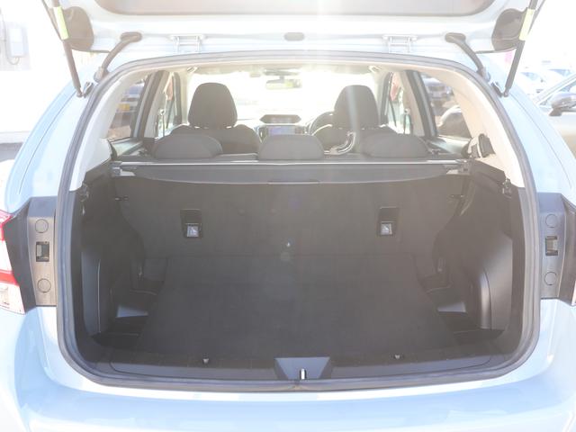ＸＶ １．６ｉ－Ｌアイサイト　ＥＴＣ２．０　パナ８型ビルトナビ　バックカメラ　アイサイトＶｅｒ３搭載　ルーフレール　アドバンスドセイフティパッケージ　ステアリング連動ＬＥＤヘッドランプ　本革巻ステアリング＆セレクトレバー　キーレスアクセス＆プッシュスタートスイッチ（17枚目）