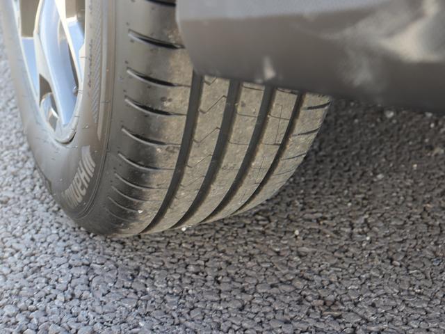 ＸＶ １．６ｉ－Ｌアイサイト　ＥＴＣ２．０　パナ８型ビルトナビ　バックカメラ　アイサイトＶｅｒ３搭載　ルーフレール　アドバンスドセイフティパッケージ　ステアリング連動ＬＥＤヘッドランプ　本革巻ステアリング＆セレクトレバー　キーレスアクセス＆プッシュスタートスイッチ（48枚目）