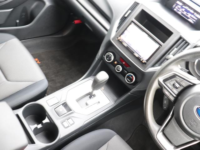 ＸＶ アイサイト３　カロッエリアメモリーナビ　ＥＴＣ２．０　歩行者エアバッグ　ＳＲＳサイド＆カーテン＆運転席ニーエアバッグ　ＵＶカットガラス　フルオートエアコン（12枚目）