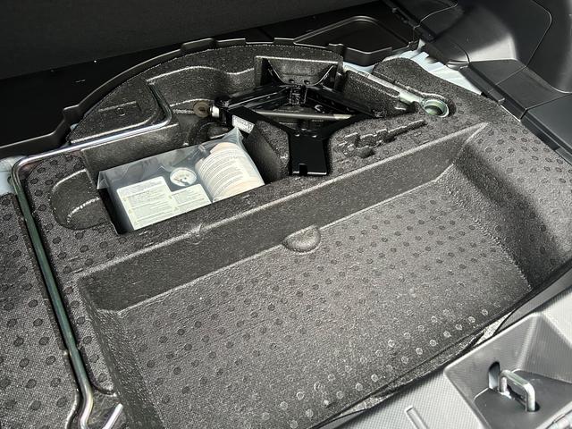 XV 2.0i-Sアイサイト 前席パワーシート ダイアトーンナビ アイサイトバージョン3搭載 前席パワーシート 後側方レーダー 誤後退ブレーキサポート ステアリング連動ヘッドライト&オートハイビーム サイド・バックカメラ ダイアトーンナビ ETC2.0(17枚目)