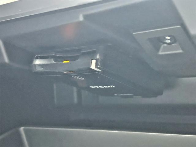 XV 2.0i-Sアイサイト 前席パワーシート ダイアトーンナビ アイサイトバージョン3搭載 前席パワーシート 後側方レーダー 誤後退ブレーキサポート ステアリング連動ヘッドライト&オートハイビーム サイド・バックカメラ ダイアトーンナビ ETC2.0(32枚目)