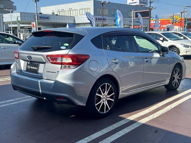 インプレッサスポーツ ２．０ｉ－Ｌ　ＥｙｅＳｉｇｈｔ　ケンウッドナビ　バックカメラ　アイサイトバージョン３　１７インチアルミ　本革巻きステアリング・シフトノブ　ステアリング連動ヘッドライト　ケンウッドナビ（ＭＤＶ－Ｓ８１１ＨＤＦ）　バックカメラ　ＥＴＣ（2枚目）