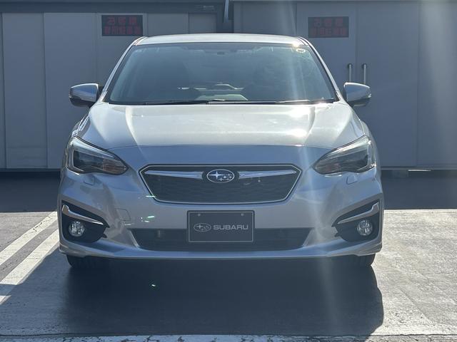 インプレッサスポーツ ２．０ｉ－Ｌ　ＥｙｅＳｉｇｈｔ　ケンウッドナビ　バックカメラ　アイサイトバージョン３　１７インチアルミ　本革巻きステアリング・シフトノブ　ステアリング連動ヘッドライト　ケンウッドナビ（ＭＤＶ－Ｓ８１１ＨＤＦ）　バックカメラ　ＥＴＣ（4枚目）