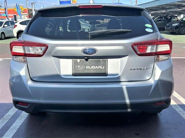 インプレッサスポーツ ２．０ｉ－Ｌ　ＥｙｅＳｉｇｈｔ　ケンウッドナビ　バックカメラ　アイサイトバージョン３　１７インチアルミ　本革巻きステアリング・シフトノブ　ステアリング連動ヘッドライト　ケンウッドナビ（ＭＤＶ－Ｓ８１１ＨＤＦ）　バックカメラ　ＥＴＣ（5枚目）