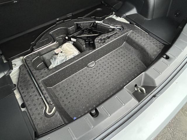 インプレッサスポーツ ２．０ｉ－Ｌ　ＥｙｅＳｉｇｈｔ　ケンウッドナビ　バックカメラ　アイサイトバージョン３　１７インチアルミ　本革巻きステアリング・シフトノブ　ステアリング連動ヘッドライト　ケンウッドナビ（ＭＤＶ－Ｓ８１１ＨＤＦ）　バックカメラ　ＥＴＣ（19枚目）