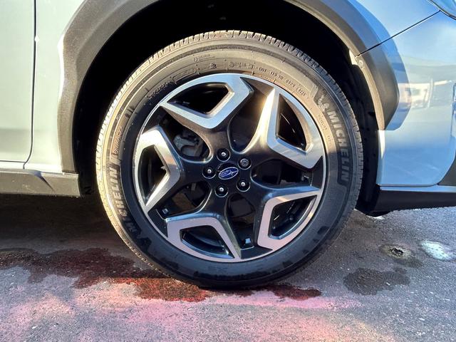 XV 2.0i-Sアイサイト Fパワーシート ルーフレール アイサイトバージョン3 Fパワーシート LEDヘッドランプ 18インチアルミホイール パドルシフト パイオニアナビ サイド・バックカメラ ETC2.0 1オーナー禁煙車(7枚目)