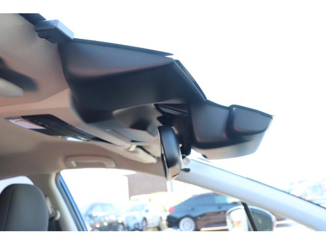 ���A�C�T�C�g�@�i�A�C�T�C�g�̋@�\�̂ЂƂA�Ǐ]�@�\�t�N���[�Y�R���g���[���́A�������s���y�ɂȂ�l�C�̋@�\�ɂȂ�܂��̂ŁA��ɓ�����܂�����A�����������Ē��������Ǝv���܂��j