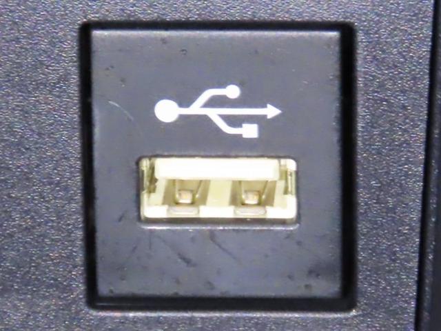 ノア G 後席モニター ユニバーサルステップ 両側電動スライドドア CD/DVD ETC2.0 リヤオートエアコン シートヒーター 衝突被害軽減ブレーキ レーダークルーズコントロール フルセグTV ドラレコ(25枚目)