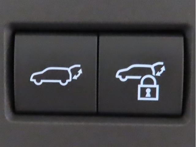 クラウンスポーツ Ｚ　禁煙車　モデリスタフルエアロ　デジタルインナーミラー　ドライブレコーダー　パノラミックビューモニター　ブラインドスポットモニター　本革シート　パワーバックドア　クルーズコントロール　バックモニター（35枚目）