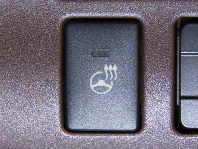 エスクァイア Gi プレミアムパッケージ 両側電動スライドドア 後席モニター モデリスタフルエアロ ドライブレコーダー フルセグTV 純正アルミホイール 衝突被害軽減ブレーキ オートマチックハイビーム ETC 前席シートヒーター(7枚目)