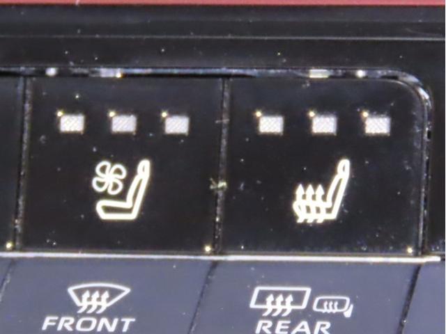 プリウス Z 禁煙車 4WD パノラミックビューモニター 前席シートヒーター・クーラー ドライブレコーダー ブラインドスポットモニター クルーズコントロール オートマチックハイビーム 純正アルミホイール ETC(3枚目)