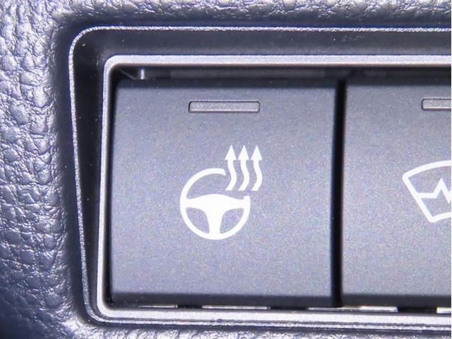 プリウス Z 禁煙車 4WD パノラミックビューモニター 前席シートヒーター・クーラー ドライブレコーダー ブラインドスポットモニター クルーズコントロール オートマチックハイビーム 純正アルミホイール ETC(4枚目)