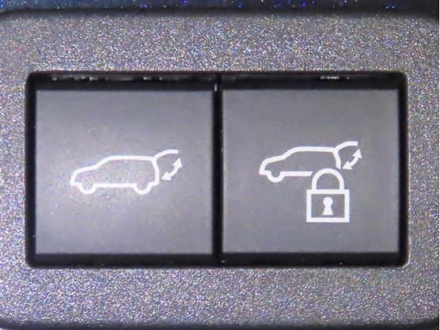 プリウス Z 禁煙車 4WD パノラミックビューモニター 前席シートヒーター・クーラー ドライブレコーダー ブラインドスポットモニター クルーズコントロール オートマチックハイビーム 純正アルミホイール ETC(35枚目)