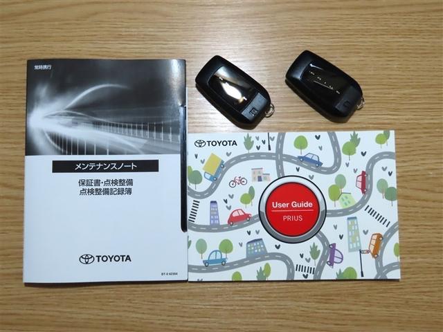 プリウス Z 禁煙車 4WD パノラミックビューモニター 前席シートヒーター・クーラー ドライブレコーダー ブラインドスポットモニター クルーズコントロール オートマチックハイビーム 純正アルミホイール ETC(40枚目)