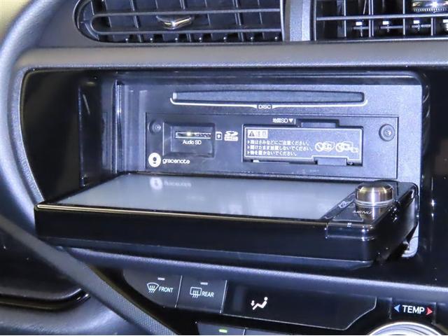 ＣＤ・ＤＶＤの再生が可能です。ＳＤカードスロットも装備しています。