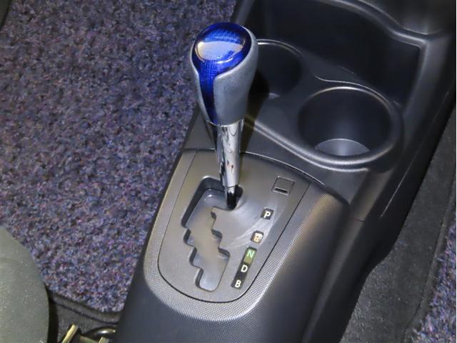 誤操作の少ないゲート式のシフトレバーです。