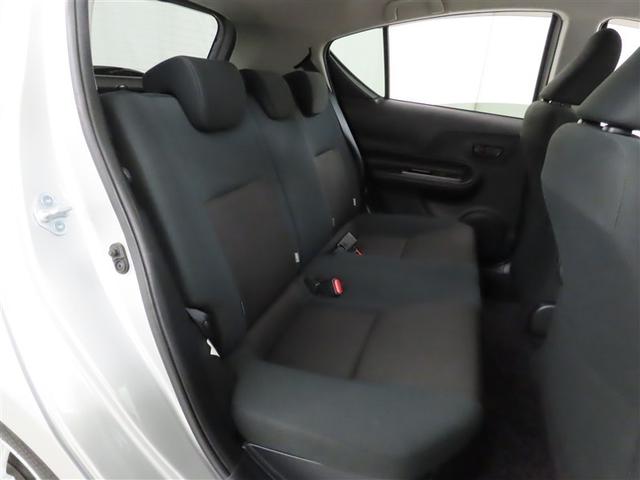 後席空間もしっかり確保してあります。