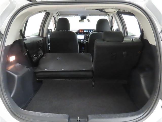 後席は６：４の分割可倒式です。使い勝手もいいですよ。