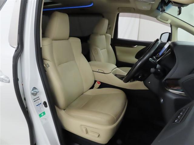 ホールド感のある座り心地の良いシートです。