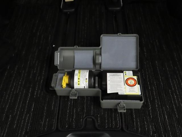 パンク修理キットを装備しております。