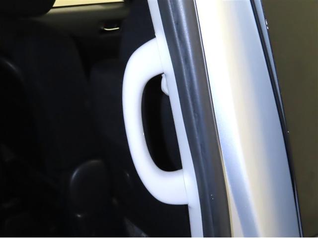 アシストグリップを装備しております。車両の乗降もしやすいですよ