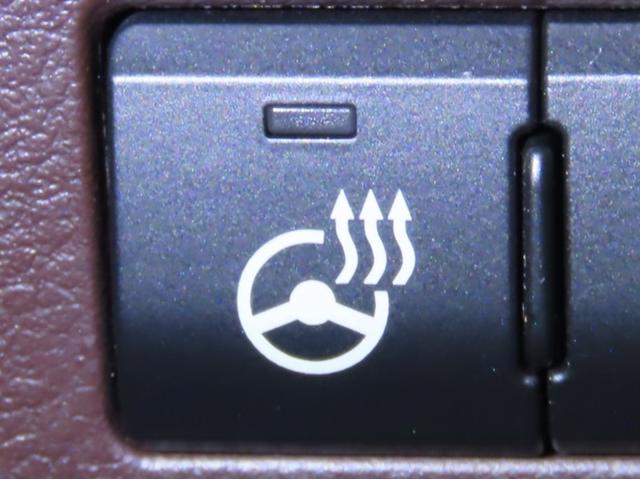 RX RX450hL 7人乗り 後席モニター ムーンルーフ ブラインドスポットモニター シートヒーター・ベンチレーター 踏み間違い加速抑制機 衝突被害軽減ブレーキ 車線逸脱警報(5枚目)