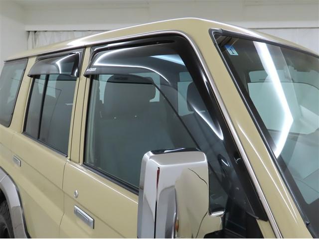 ランドクルーザー70 バン マニュアル車 4WD 7インチナビ ETC リヤヒーター ブルートゥース接続 CD DVD フルセグTV サイドバイザー ハロゲンヘッドライト スペアタイヤ(26枚目)