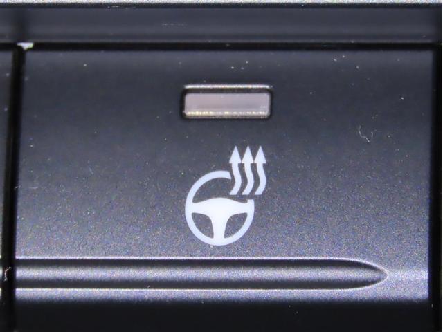 ヴォクシー Ｓ－Ｚ　後席モニター　パワーバックドア　ＣＤ／ＤＶＤデッキ　デジタルインナーミラー　衝突被害軽減ブレーキ　踏み間違い防止クリアランスソナーコネクティッドナビＰｌｕｓ　Ｂｌｕｅｔｏｏｔｈ　ＨＤＭＩ入力端子　禁煙（5枚目）