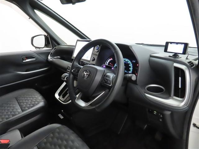 ヴォクシー Ｓ－Ｚ　後席モニター　パワーバックドア　ＣＤ／ＤＶＤデッキ　デジタルインナーミラー　衝突被害軽減ブレーキ　踏み間違い防止クリアランスソナーコネクティッドナビＰｌｕｓ　Ｂｌｕｅｔｏｏｔｈ　ＨＤＭＩ入力端子　禁煙（10枚目）