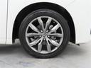 装着タイヤサイズは、235/50R18です。