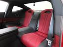 後席もあります。赤い内装色がアクセントです。ぜひ現車でご確認ください。