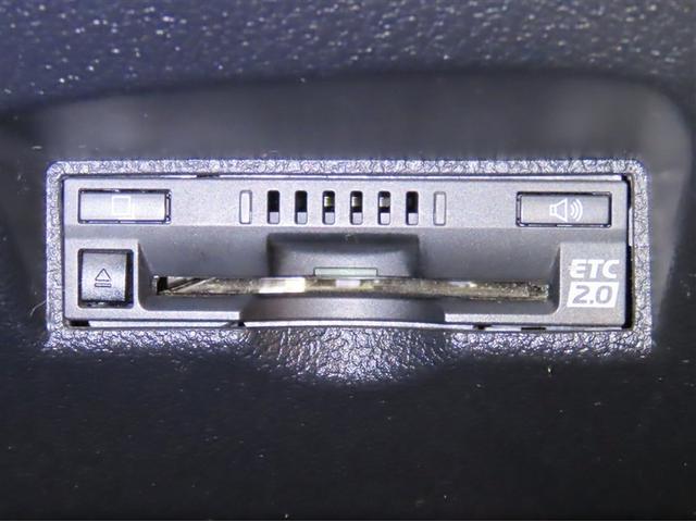 プリウス Ｓセーフティプラス　純正８インチナビ＋フルセグＴＶ　メディアプレイヤー接続ＣＤ＆ＤＶＤ再生　バックモニター　衝突回避被害軽減ブレーキ　ペダル踏み違い　先進ライト　車線免脱　ＬＥＤヘッドライト　ＥＴＣ（15枚目）