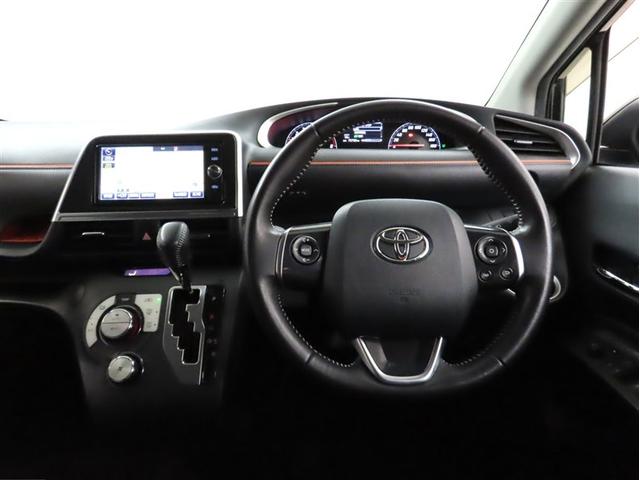 シエンタ Ｇ　衝突回避被害軽減ブレーキ　車線免脱　先進ライト　メモリーナビ＋フルセグＴＶ　バックモニター　ＣＤ＆ＤＶＤ再生　両側電動スライドドア　　　スマートキー　アイドリングストップ　ＥＴＣ（9枚目）
