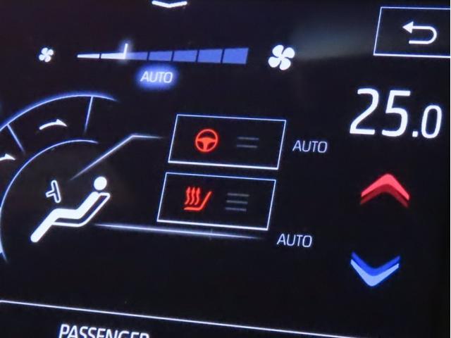 クラウンハイブリッド ＲＳ　リミテッド　Ｂｌｕｅｔｏｏｔｈ対応ＳＤナビ　衝突回避軽減ブレーキ　ＣＤ＆ＤＶＤ＆Ｂｌｕ－ｒａｙ再生　シートヒーター　バックガイドモニター　ナビ連動式２．０ＥＴＣ　取扱説明書　保証書　整備記録簿（4枚目）