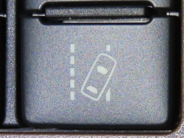 エスクァイア ハイブリッドＧｉ　トヨタ純正ナビ装着　９インチナビ　Ｂｌｕｅｔｏｏｔｈ機能搭載　ＥＴＣ装着車両　シートヒーター装着　ドライブレコーダー装着　両側パワースライドドア装着（15枚目）