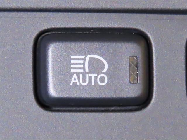 クラウンハイブリッド アスリートS メーカー装着SDナビ フルセグTV Bluetooth接続 USB端子 CD DVD ブルーレイ再生 全周囲モニター 前席シートヒーター ステアリングヒーター ETC クリアランスソナー(18枚目)