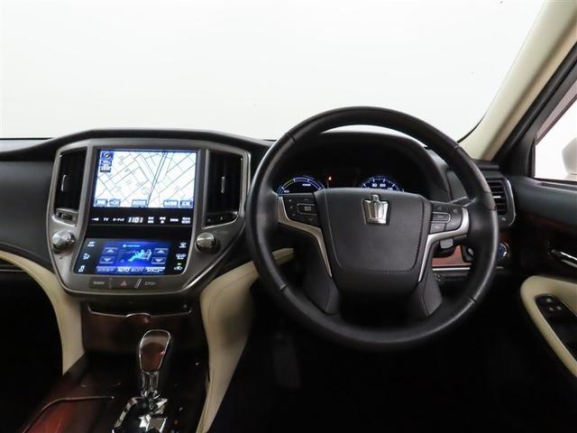 クラウンハイブリッド ロイヤルサルーン　メーカー装着ＳＤナビ　フルセグＴＶ　Ｂｌｕｅｔｏｏｔｈ接続　ＵＳＢ端子　純正ドラレコ　バックガイドモニター　前席シートヒーター　ステアリングヒーター　ＨＩＤヘッドランプ　クルーズコントロール（10枚目）