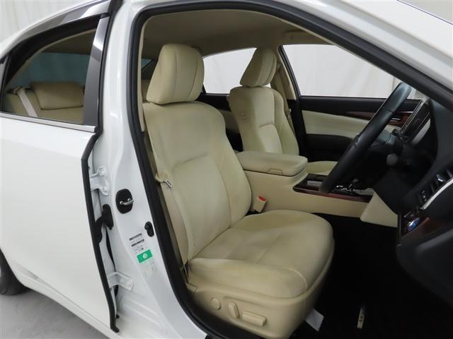 クラウンハイブリッド ロイヤルサルーン　メーカー装着ＳＤナビ　フルセグＴＶ　Ｂｌｕｅｔｏｏｔｈ接続　ＵＳＢ端子　純正ドラレコ　バックガイドモニター　前席シートヒーター　ステアリングヒーター　ＨＩＤヘッドランプ　クルーズコントロール（11枚目）